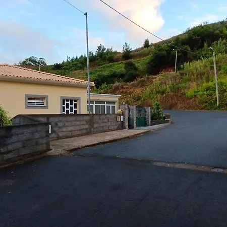 House Luís Ornelas Hébergement de vacances Faja do Mar